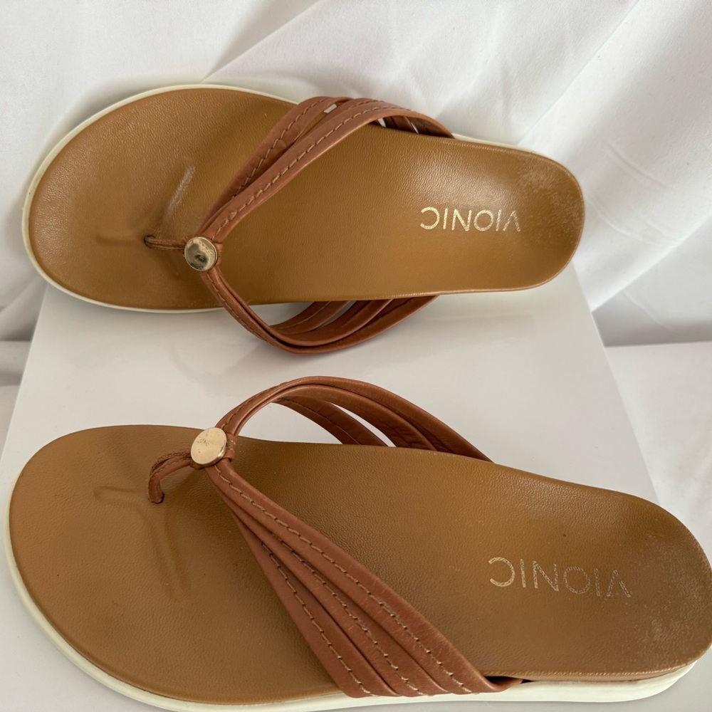 Vionic sandals size 5